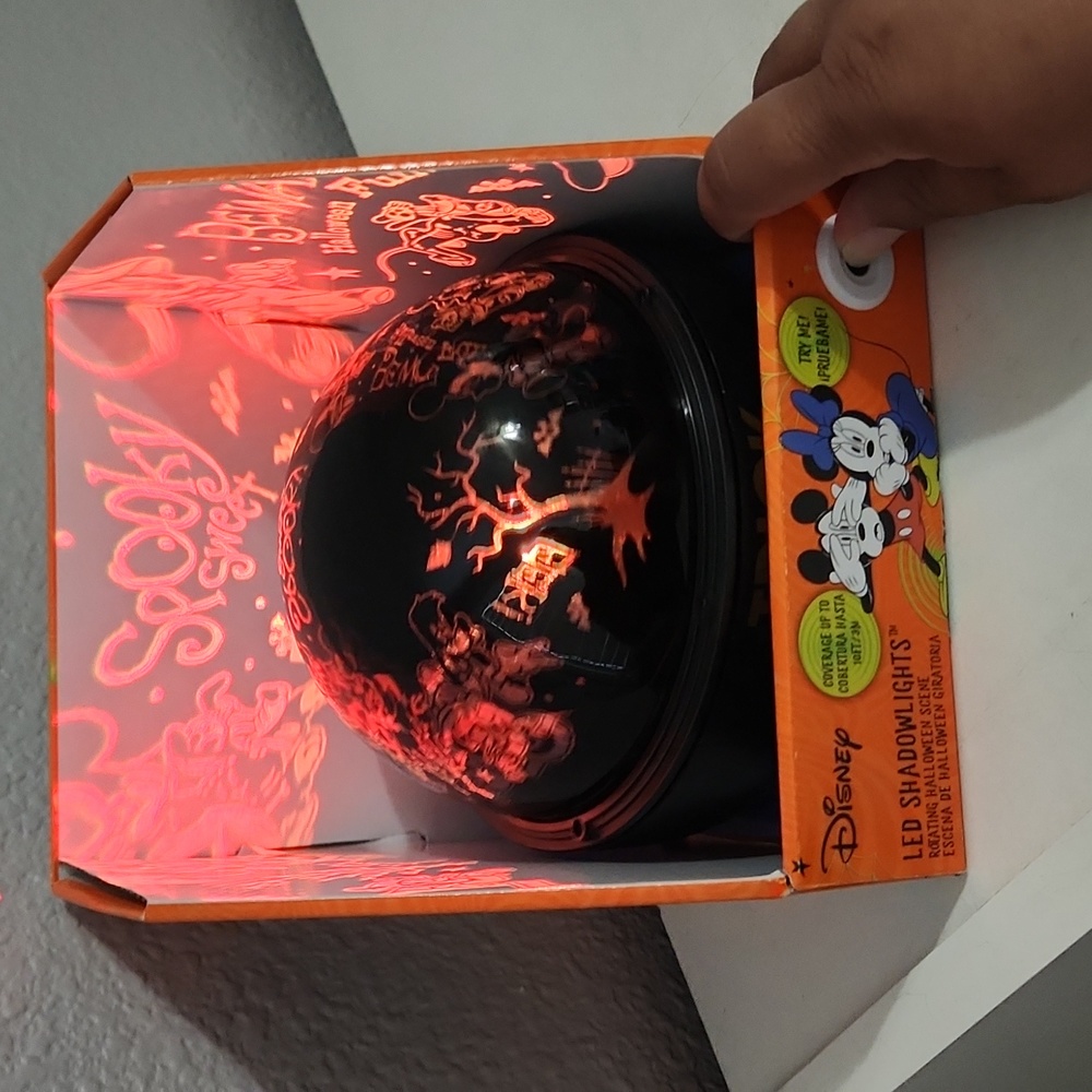 New Disney Halloween turning lights projector